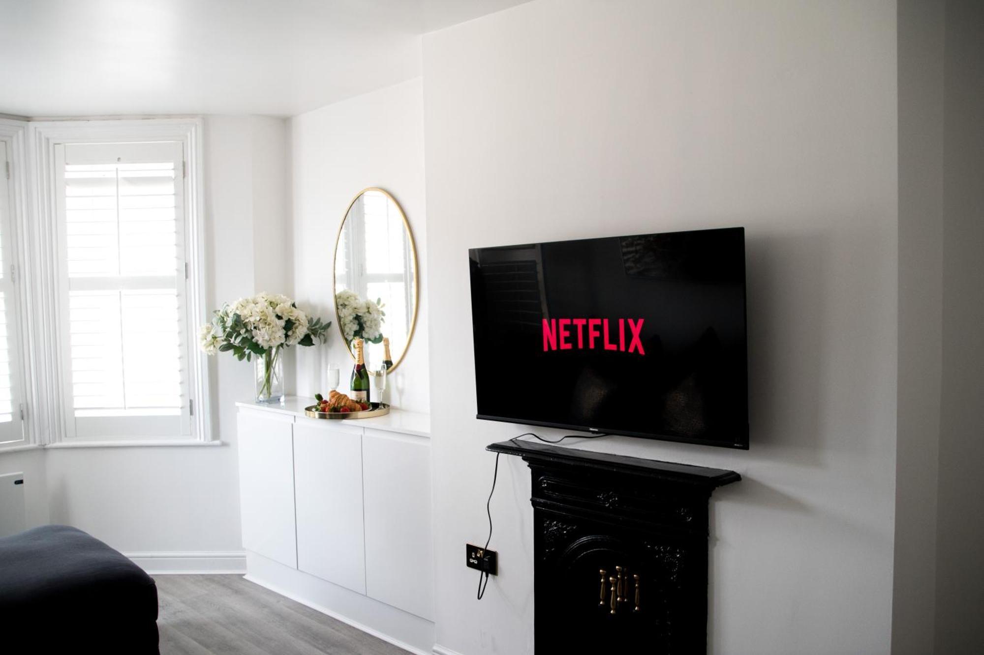 Modern Town Centre Flat - Free Shared Parking, King Size Bed, 5 Minutes Walk To Beach Bournemouth Exterior foto